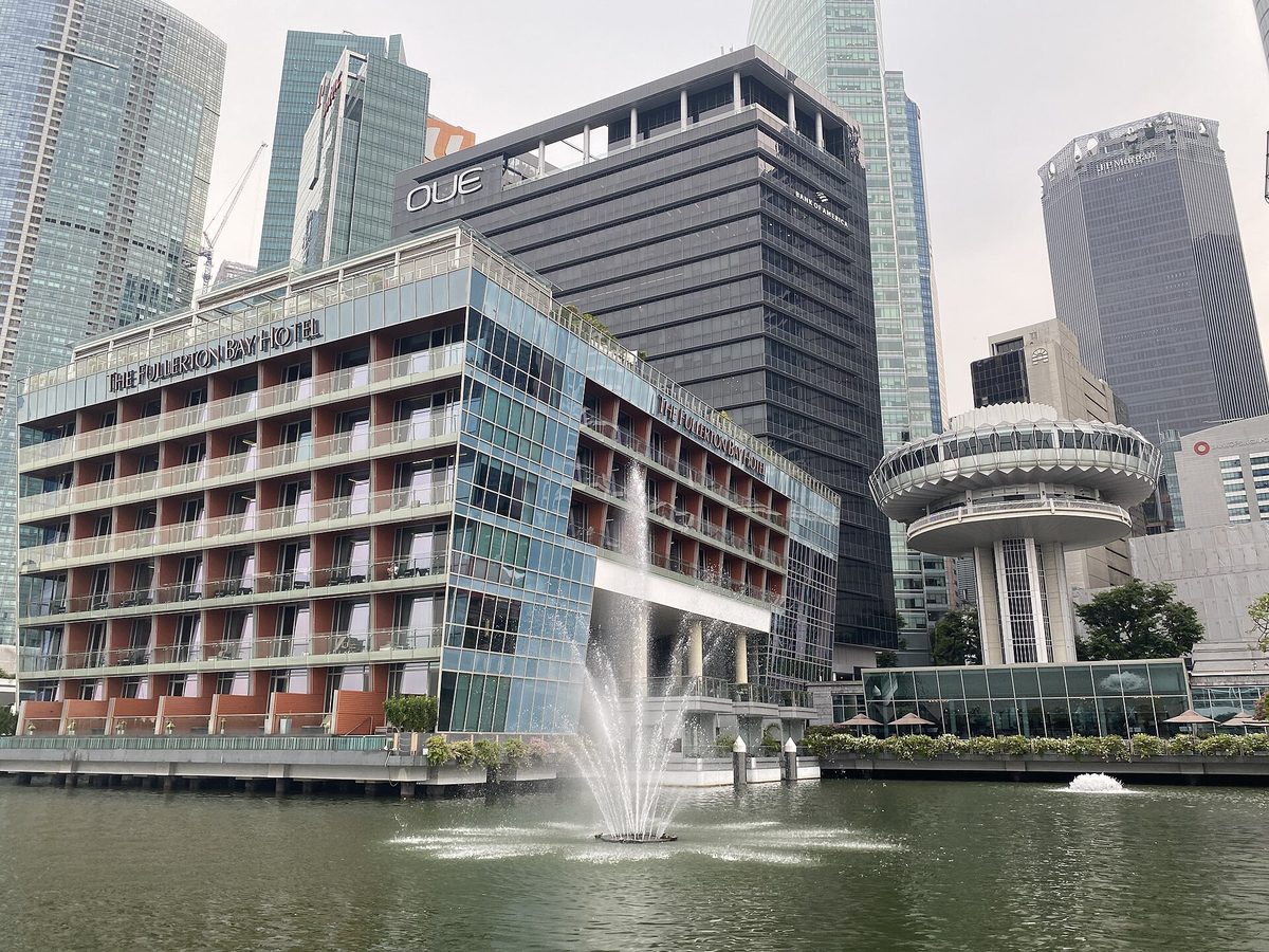 The Fullerton Bay Hotel exterior