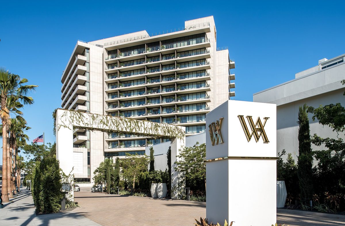 Waldorf Astoria Beverly Hills exterior